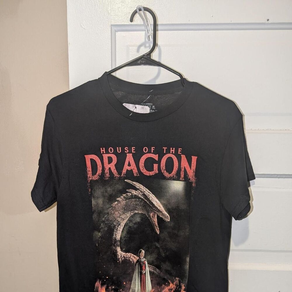 Hbo Men's Black and Red T-shirt